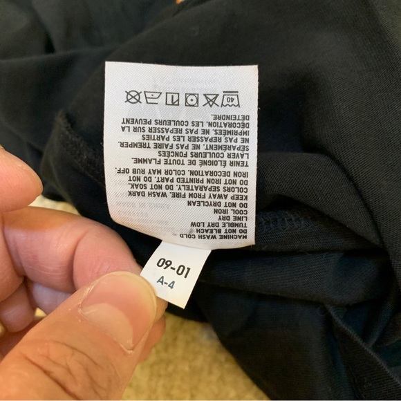 Star Wars The Last Jedi Uniqlo Black T-Shirt Women Size XS BB-8 Logo Embroidered - Picture 7 of 9